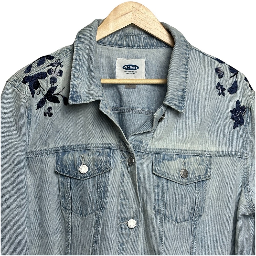 Old Navy Denim Jean Jacket Womens XXL Blue Embroidered Floral Raw Hem Button Up - Picture 2 of 7